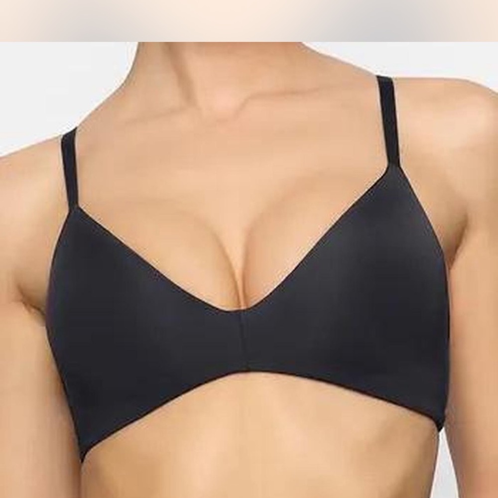 SKIMS Black Seamless Bra